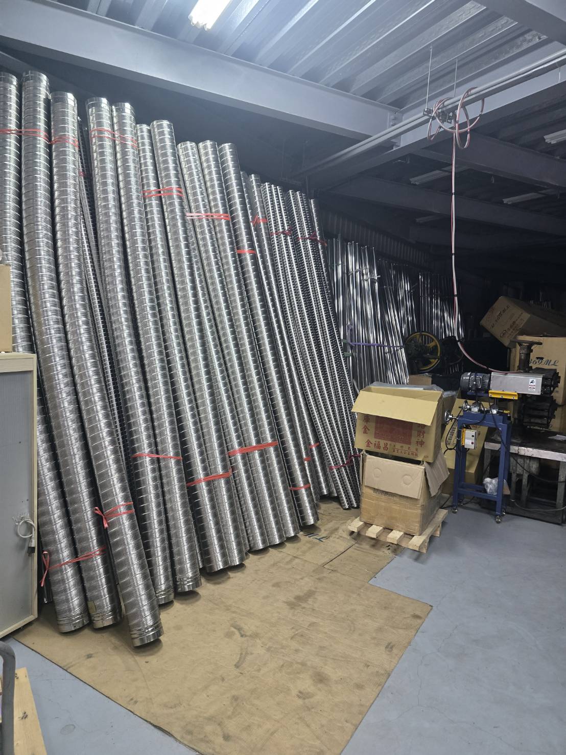 可撓式SUS304不鏽鋼通風排煙排風排氣管與瓦斯管件製造商-適用抽油煙機排煙管、強制排氣熱水器排氣管、烘乾機排風管、可撓式風管彎管304Stainless Steel air duct apply for building air duct inside the ceiling, HVAC duct, exhaust pipe, rangehood venting duct, water heater exhaust pipe, dryer vent duct